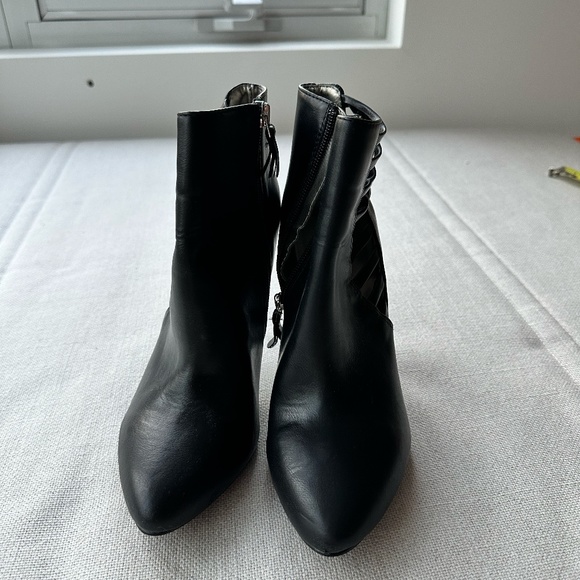 Cathy Jean x Ankle Booties - Picture 3 of 8